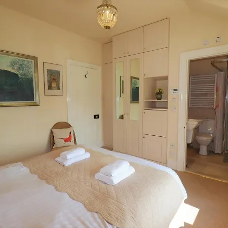 2 Merewood Cottages *